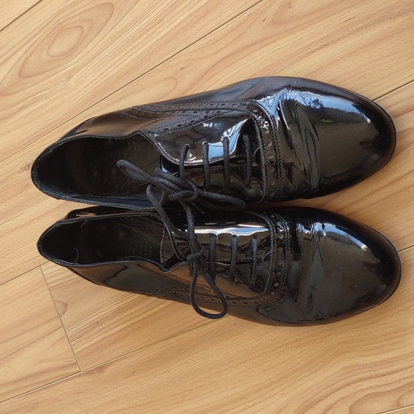 Oxford Shiny Black Loafers with Lace | Size 8.5 or 39 - Picture 2 of 6